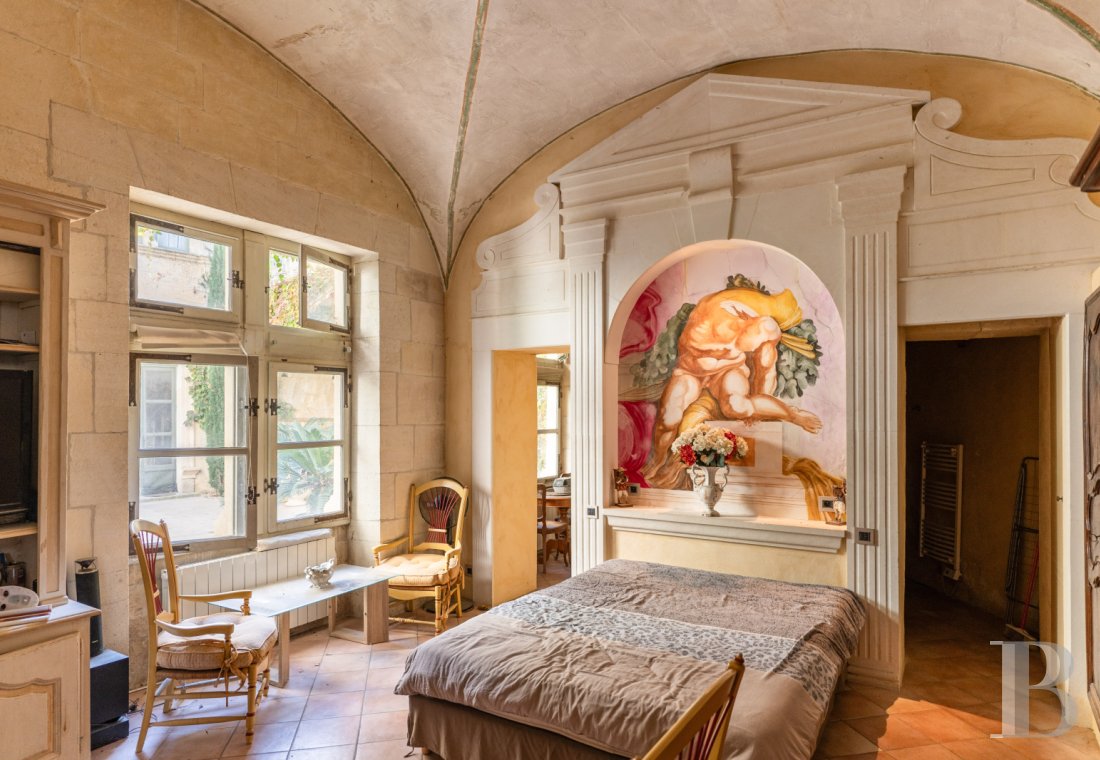 A flat in a private mansion in the Arles Mannerist style in Tarascon, the emblematic city of the Counts of Provence - photo  n°22